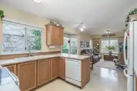 216 13895 102 AVENUE - thumbnail 11