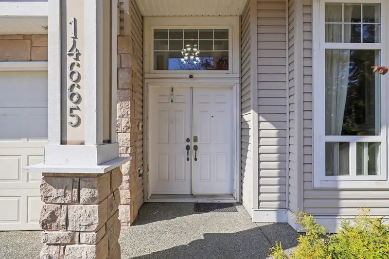 14665 76A AVENUE - photo 3 of 31