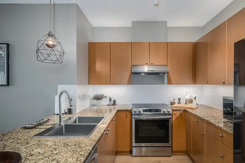 429 15380 102A AVENUE - photo 4 of 15