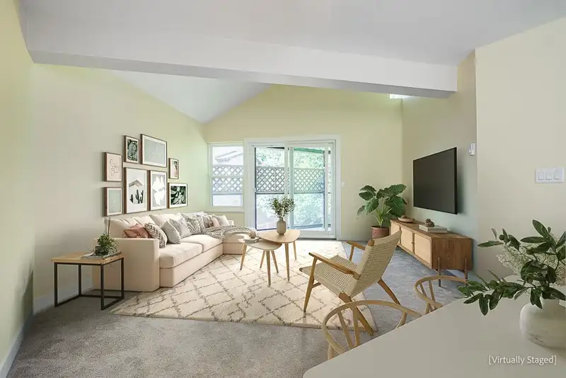 204 13858 102ND AVENUE - photo 3 of 26