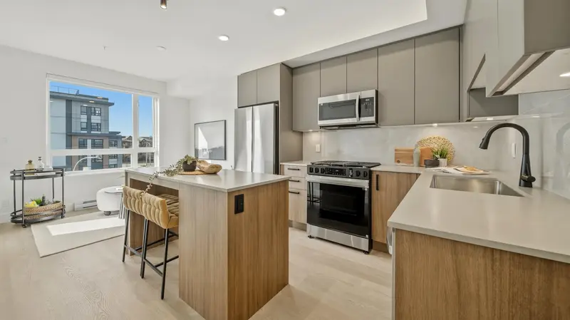 B217 8230 208B AVENUE - photo 3 of 10