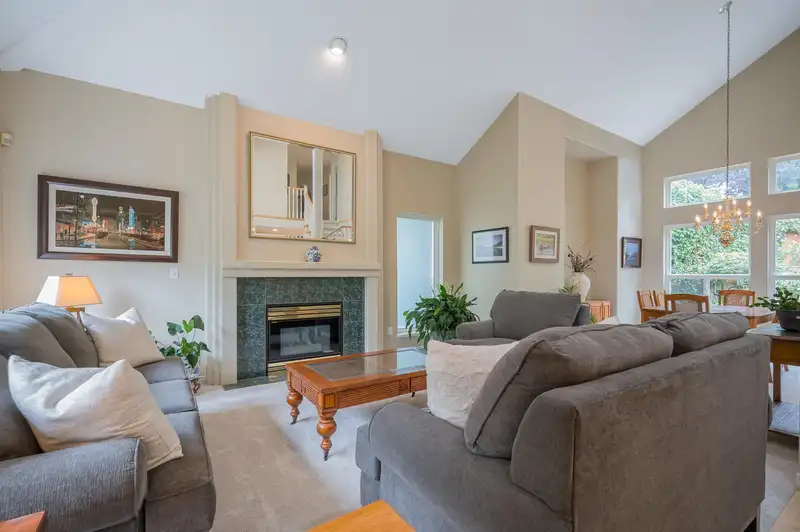 16941 FRIESIAN DRIVE - photo 3 of 40