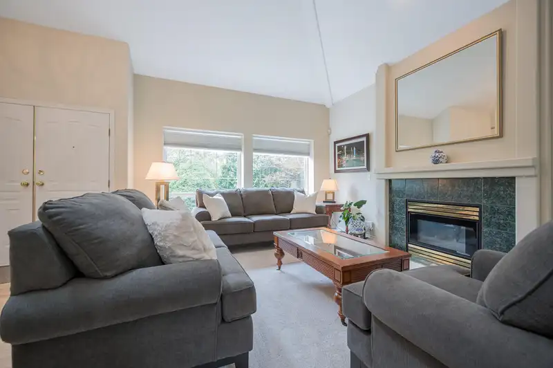 16941 FRIESIAN DRIVE - photo 4 of 40