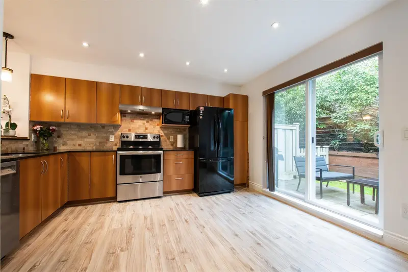 47 6747 203 STREET - photo 3 of 25