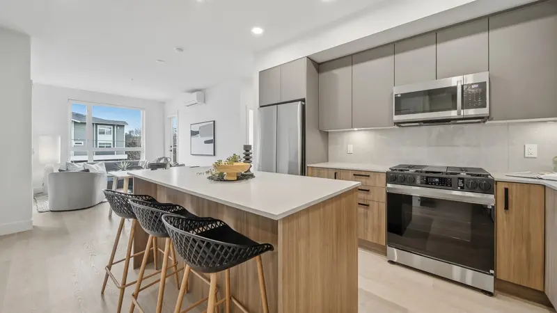 B224 8230 208B AVENUE - photo 3 of 16