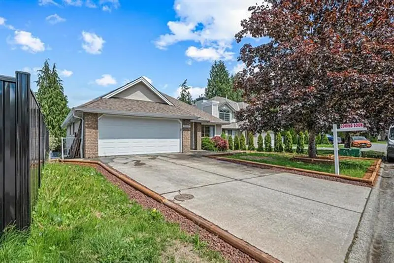 23015 124B AVENUE - photo 2 of 25