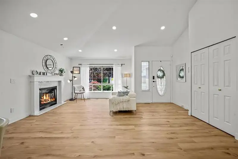 23015 124B AVENUE - photo 3 of 25