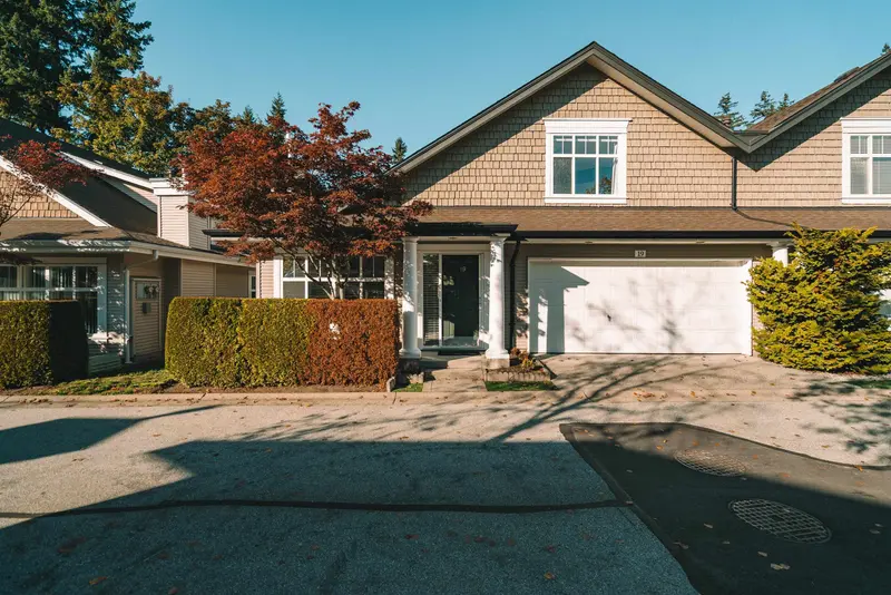 19 14877 33 AVENUE - photo 1 of 25