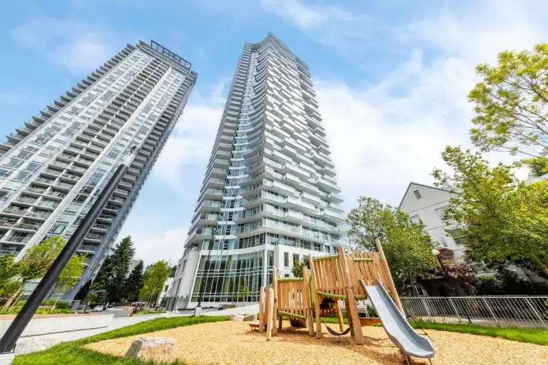 2810 13768 100 AVENUE - photo 1 of 34