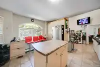 8863 KING GEORGE BOULEVARD - thumbnail 16