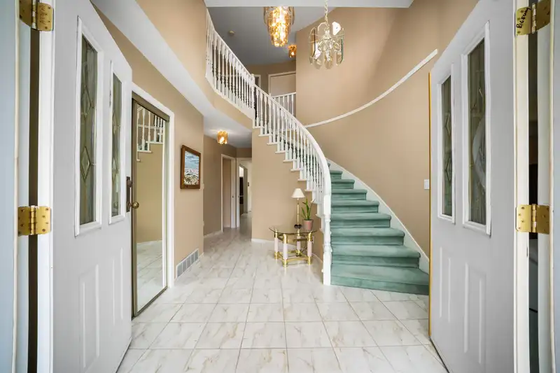 14076 86A AVENUE - photo 2 of 40