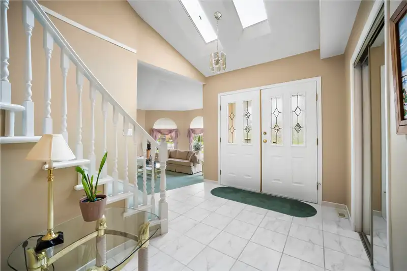 14076 86A AVENUE - photo 3 of 40