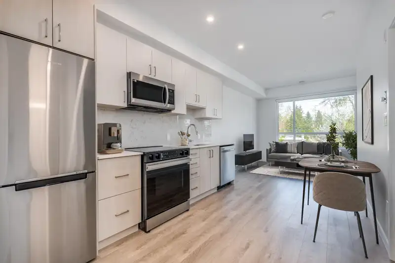 E216 13858 108 AVENUE - photo 2 of 21