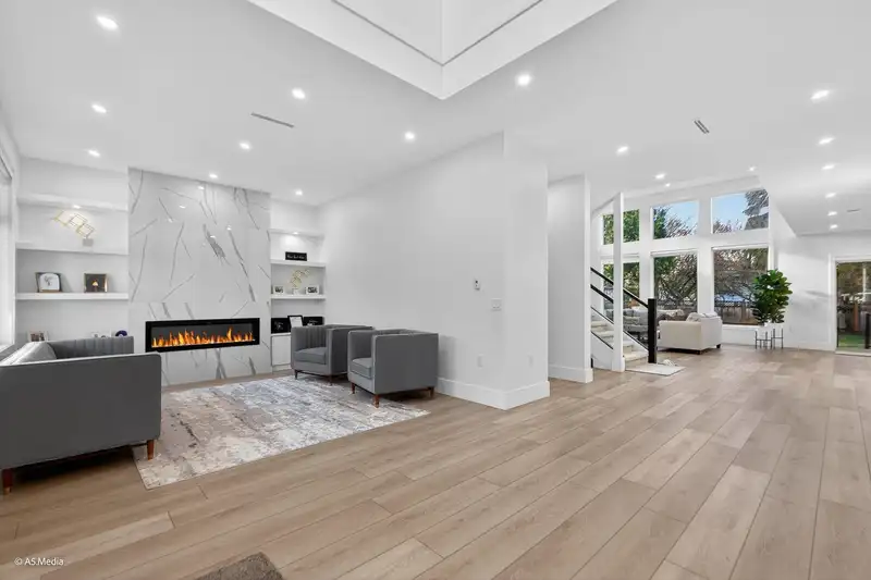 6723 122A STREET - photo 3 of 39