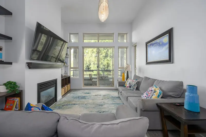 409 9329 UNIVERSITY CRESCENT - photo 4 of 25