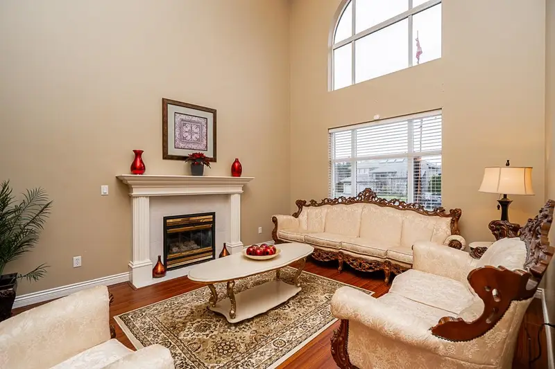 13732 58 AVENUE - photo 4 of 25