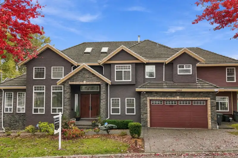 13988 89 AVENUE - photo 1 of 25