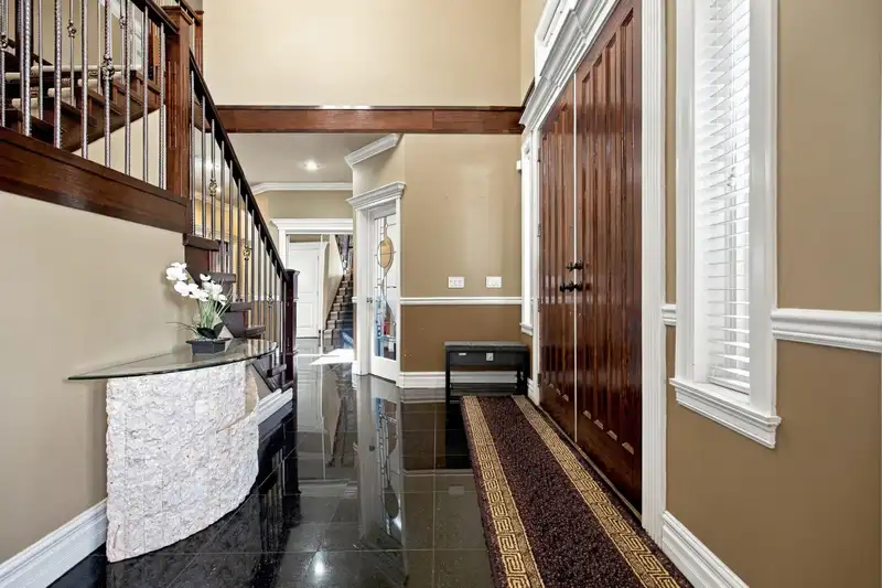 13988 89 AVENUE - photo 4 of 25