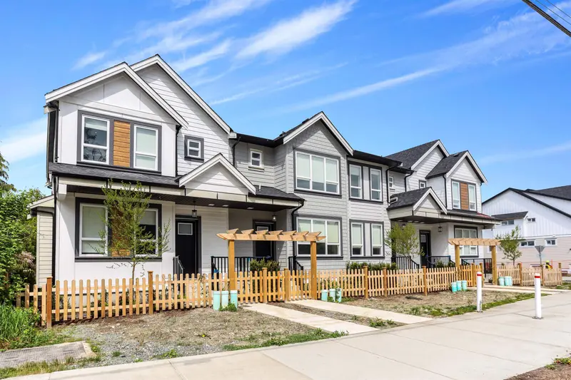 20957 83 AVENUE - photo 2 of 25