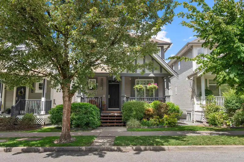 18565 67 AVENUE - photo 1 of 39