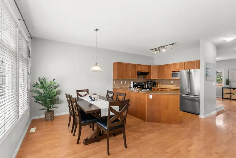 33 6588 188 STREET - photo 2 of 40