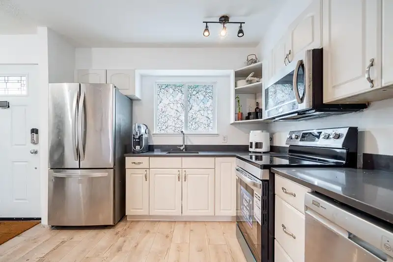 6043 W GREENSIDE DRIVE - photo 1 of 32