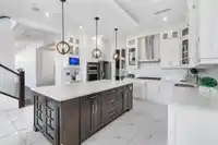 8866 134B STREET - thumbnail 5