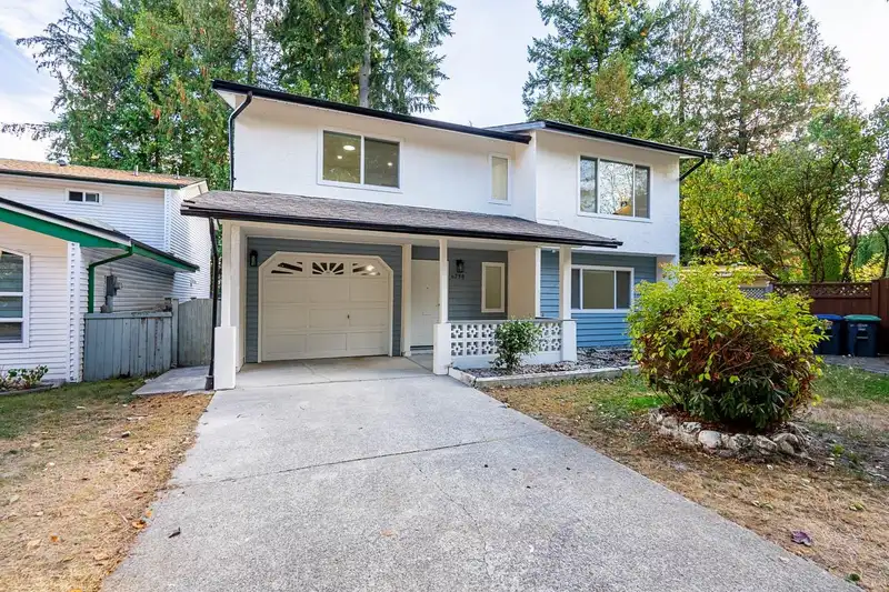 6738 128B STREET - photo 2 of 25