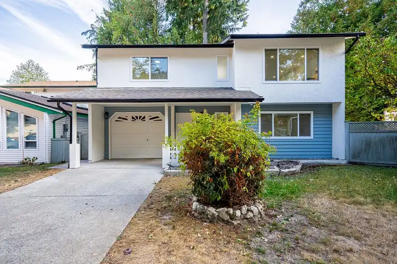 6738 128B STREET - photo 3 of 25