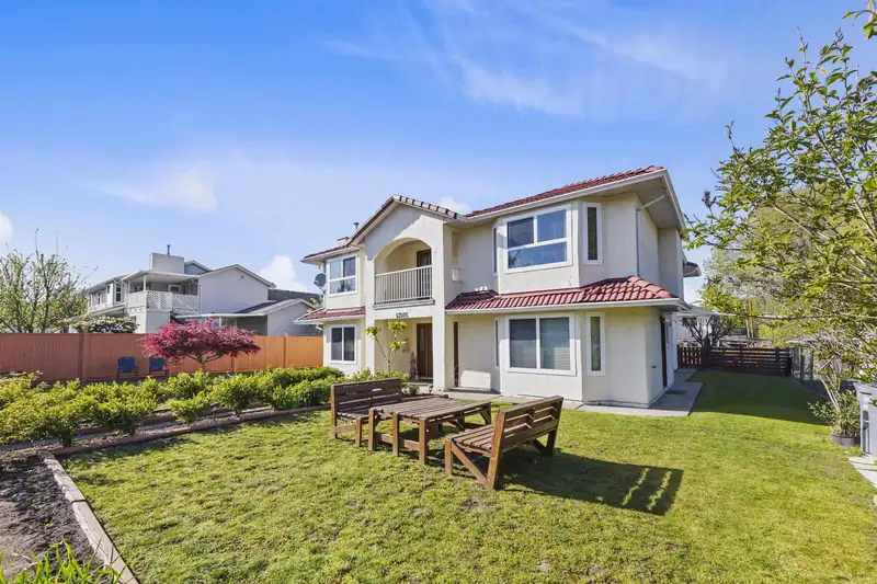 13505 84 AVENUE - photo 2 of 30