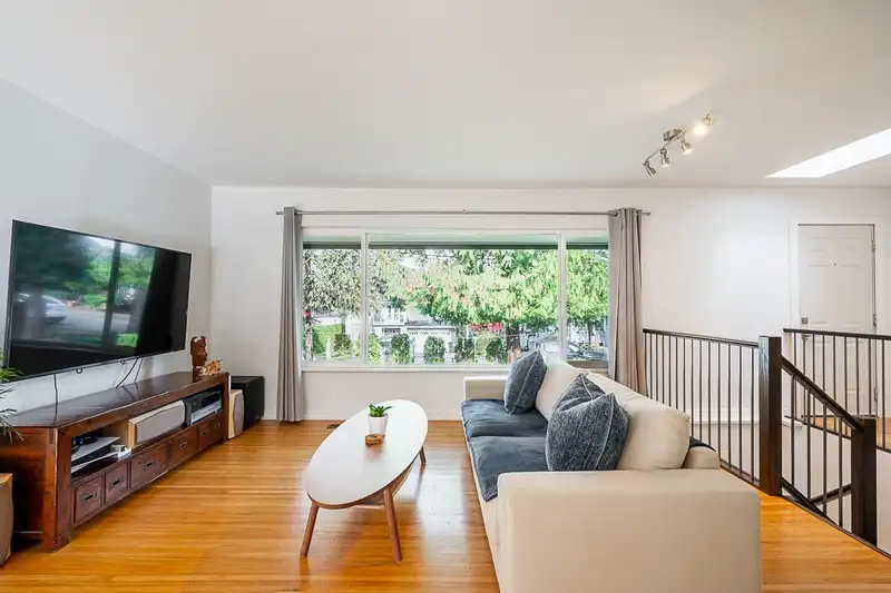 14456 115 AVENUE - photo 4 of 39