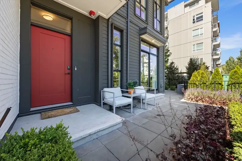 117 13933 105 BOULEVARD - photo 3 of 27
