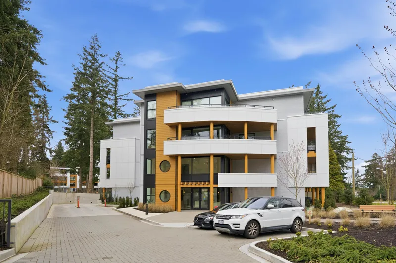 227 2635 KING GEORGE BOULEVARD - photo 1 of 23