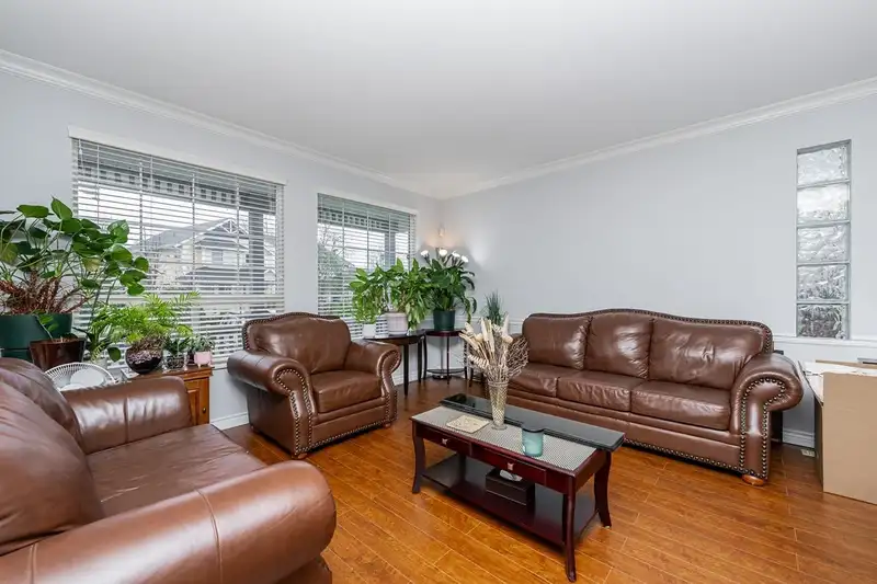 6470 185A STREET - photo 4 of 35