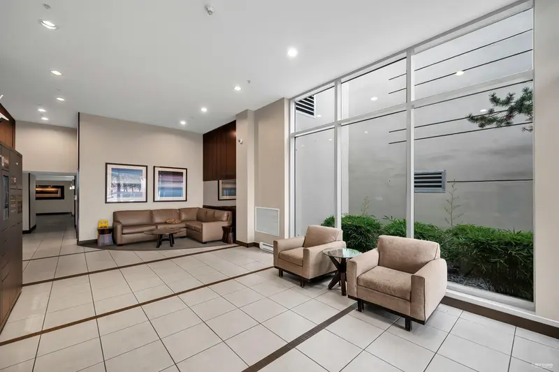 1103 5028 KWANTLEN STREET - photo 4 of 7