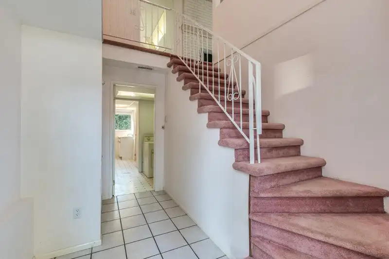 17236 62 AVENUE - photo 3 of 21
