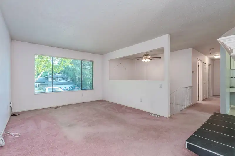 17236 62 AVENUE - photo 4 of 21