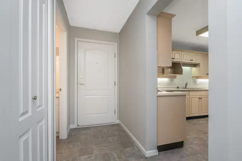 301 17740 58A AVENUE - photo 3 of 37