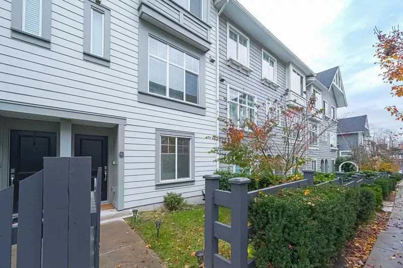 142 8168 136A STREET - photo 1 of 29