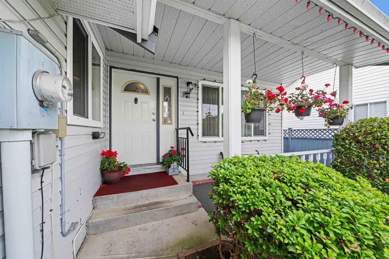 8987 157 STREET - photo 2 of 23