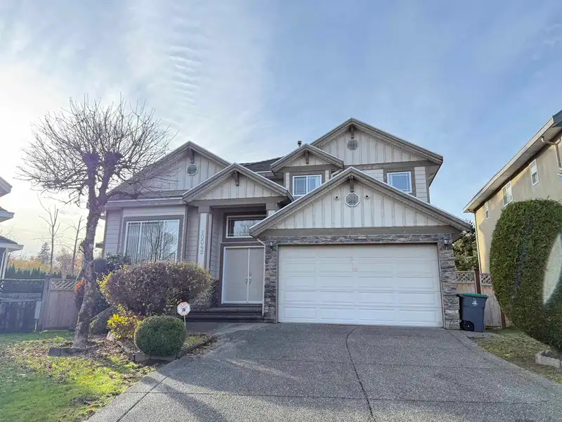 10045 172 STREET - photo 1 of 26