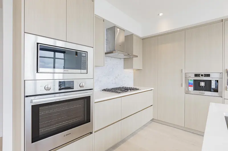 4907 4730 LOUGHEED HIGHWAY - photo 4 of 23