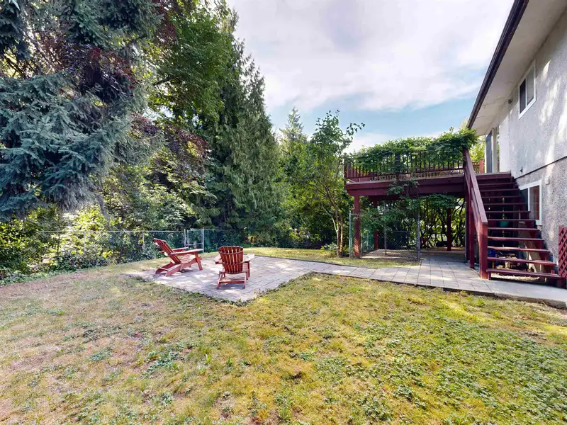 11529 140A STREET - photo 4 of 40