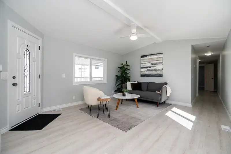 69 8254 134 STREET - photo 3 of 33