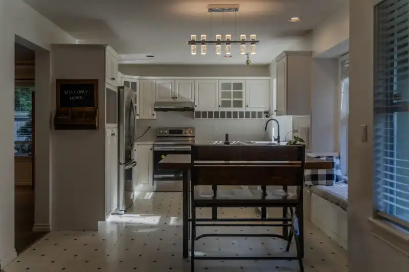 17 15860 82 AVENUE - photo 1 of 25