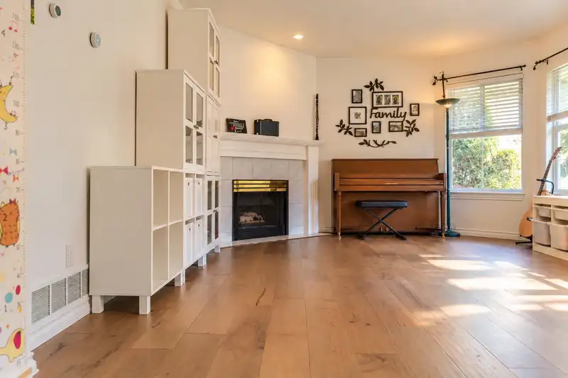 17 15860 82 AVENUE - photo 4 of 25