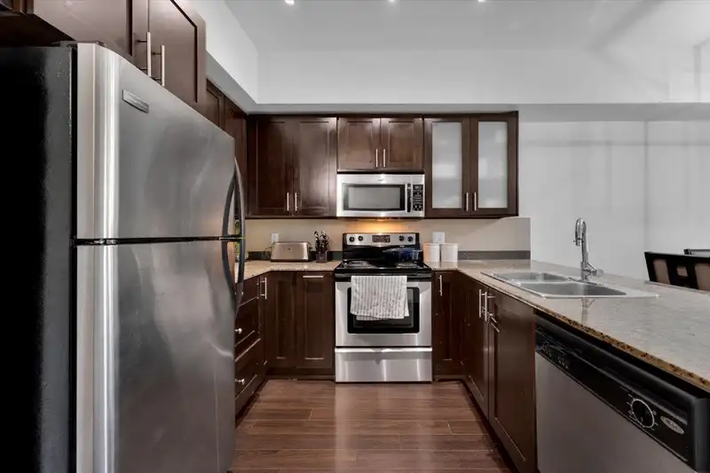 213 13958 108 AVENUE - photo 3 of 24