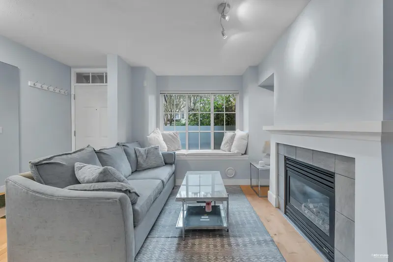 156 3288 NOEL DRIVE - photo 3 of 25