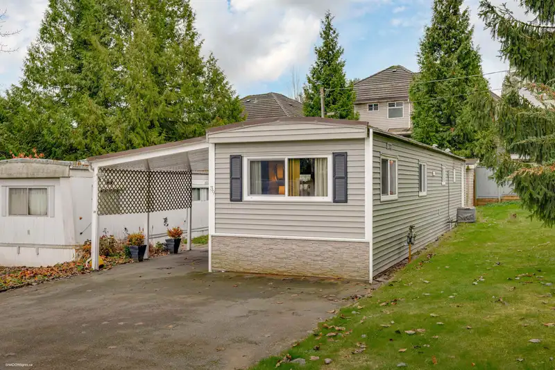 39 6280 KING GEORGE BOULEVARD - photo 2 of 21