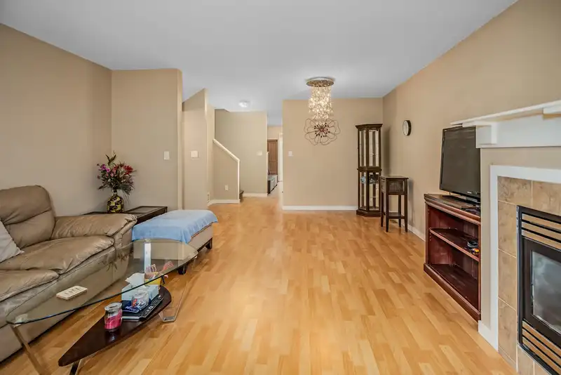 41 12738 66 AVENUE - photo 4 of 40
